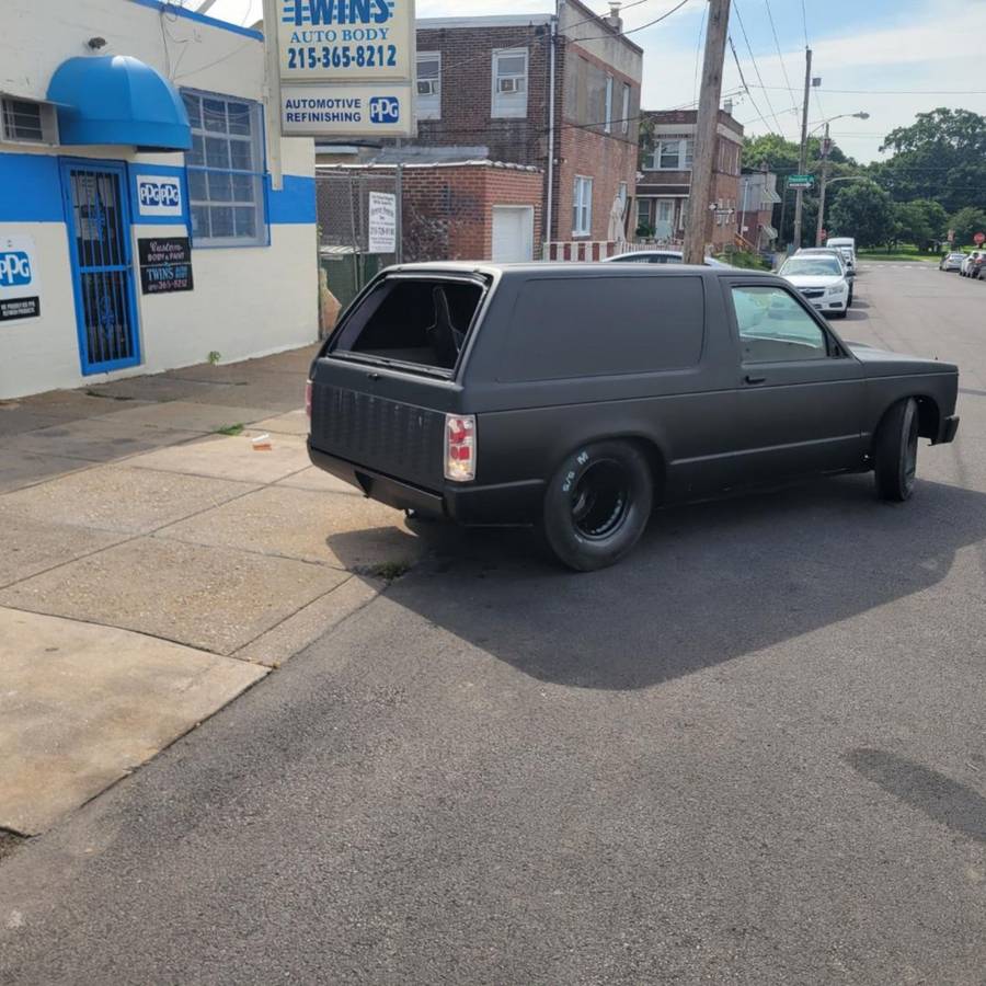 Chevy-s10-1982-black