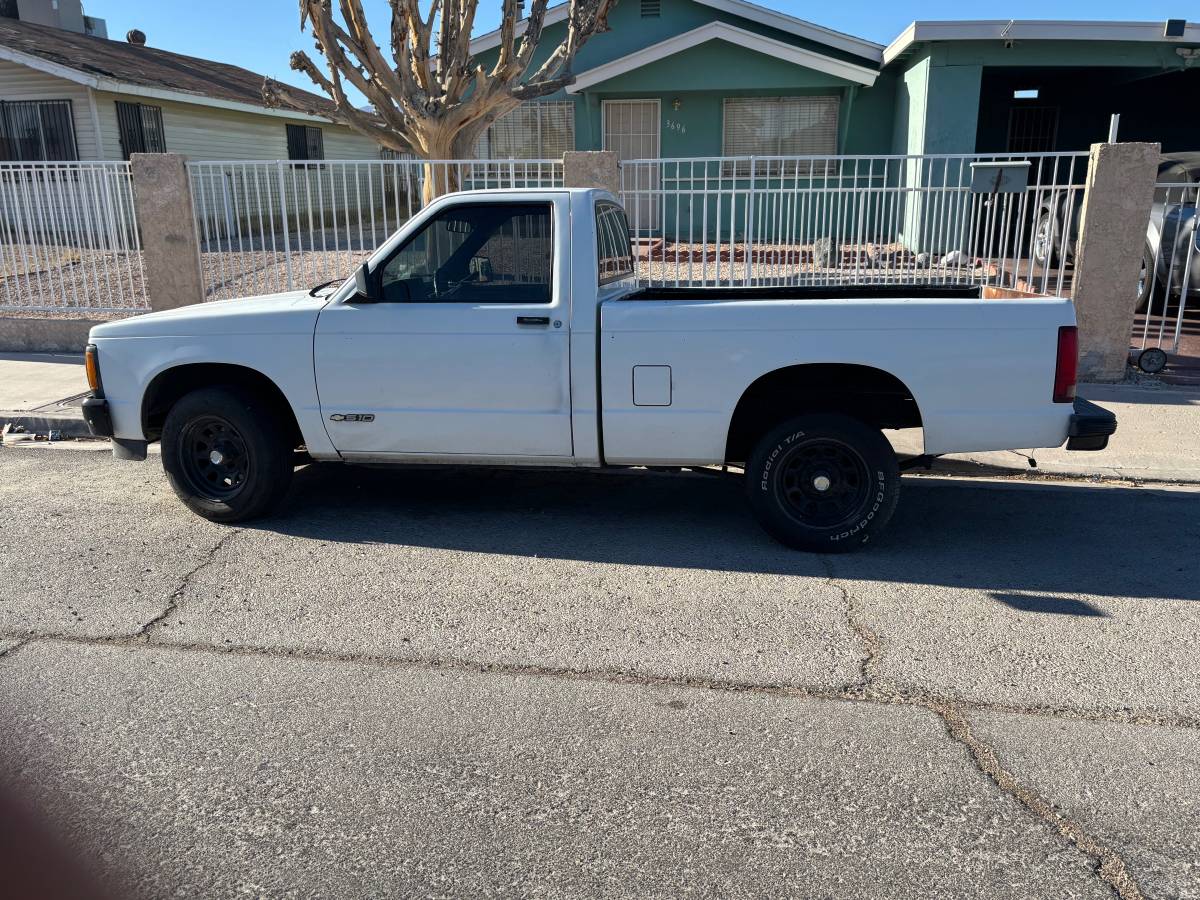 Chevy-s10-pickup-1991-white-1