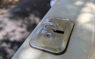 Chevy-silverado-1500-1979-silver-6