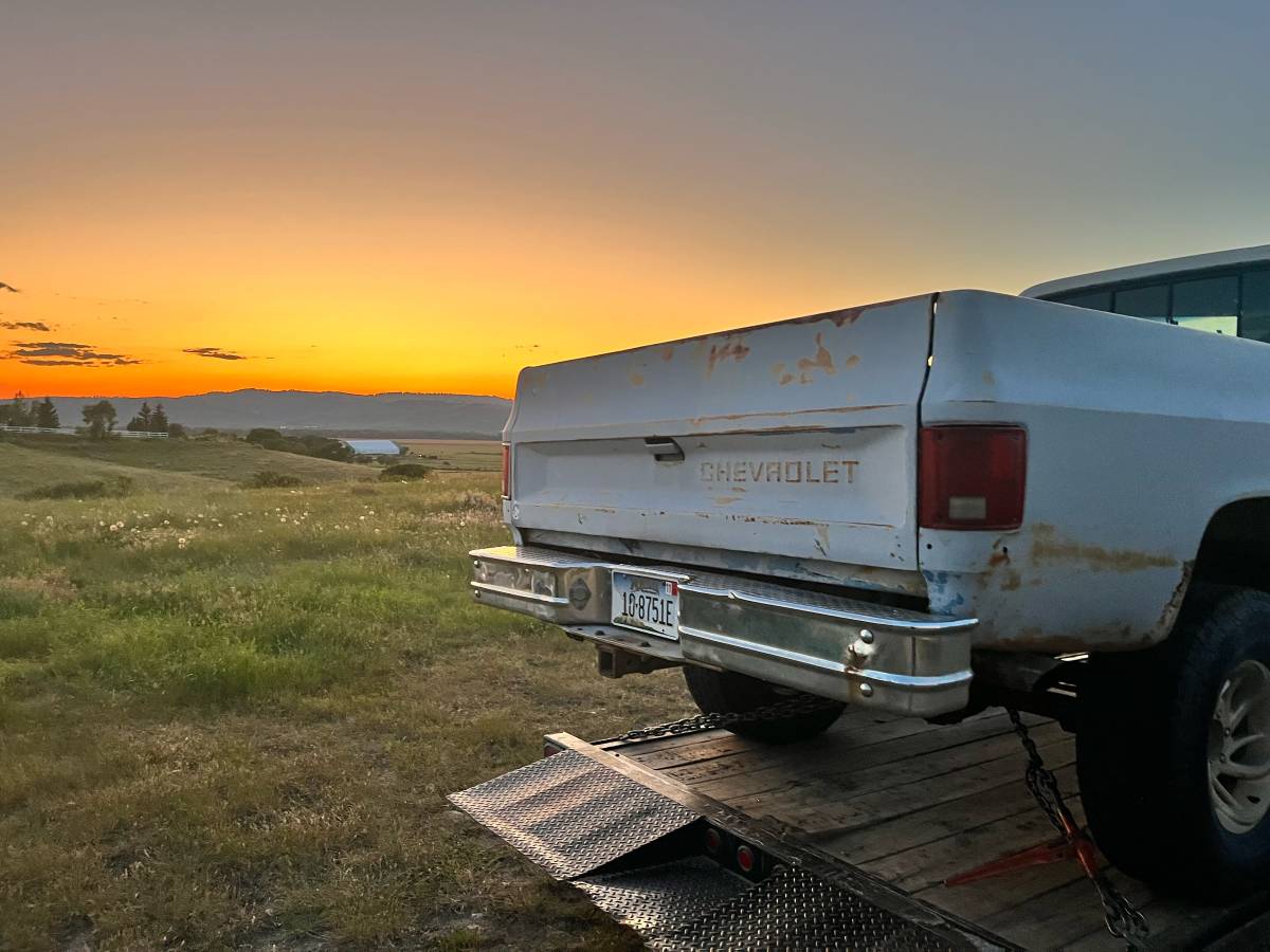 Chevy-silverado-1500-1985-custom-2