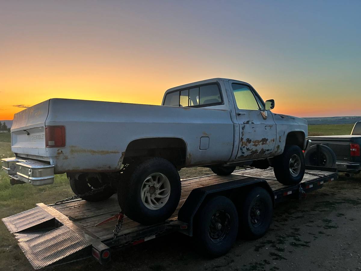 Chevy-silverado-1500-1985-custom-3