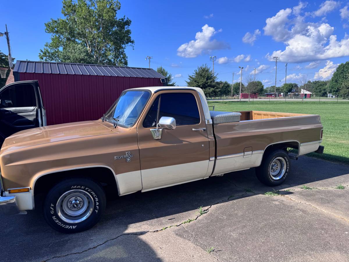 Chevy-silverado-1984-1