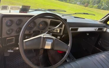 Chevy-silverado-1985-black-10