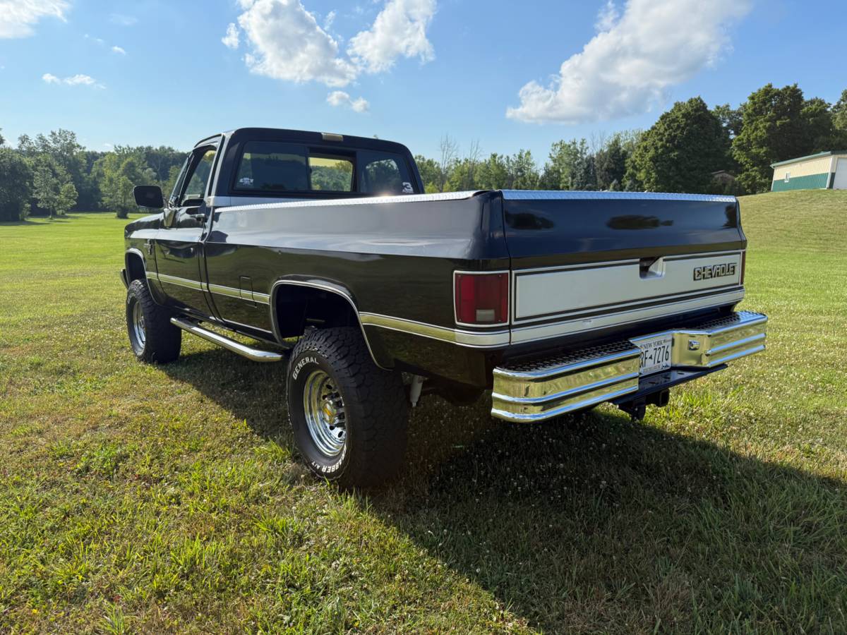 Chevy-silverado-1985-black-7