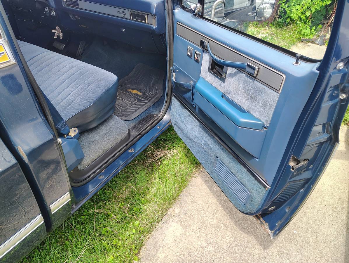 Chevy-silverado-1986-blue-8