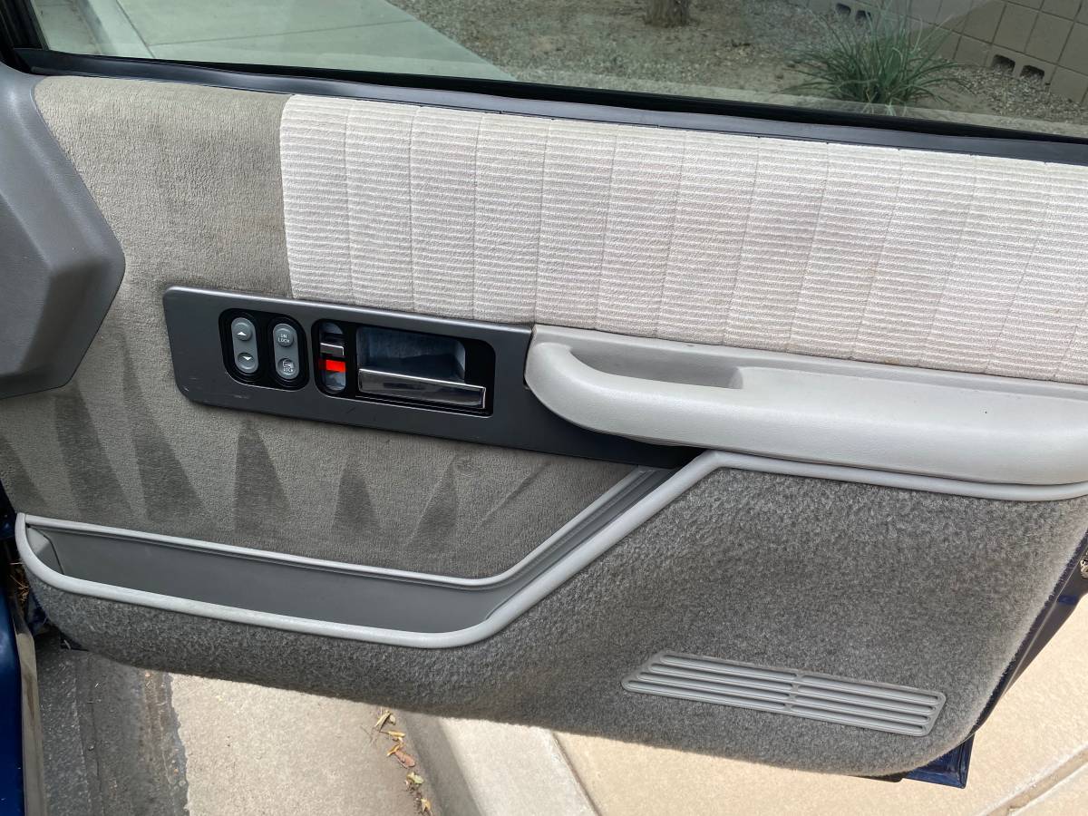 Chevy-silverado-1994-10