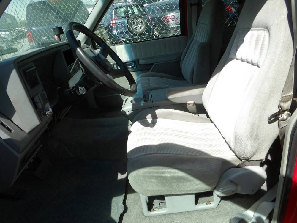 Chevy-silverado-extended-cab-1993-red-11