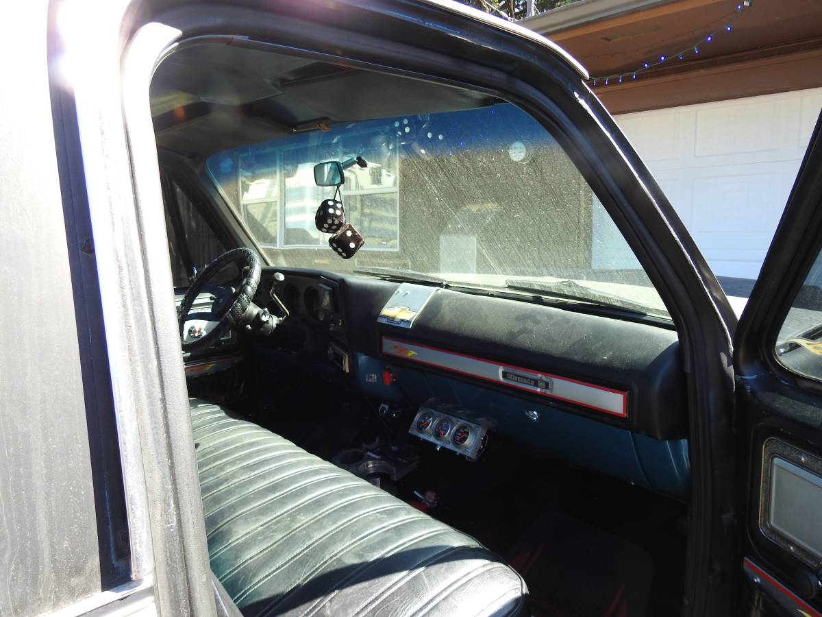 Chevy-stepside-c10-scottsdale-1979-black-16