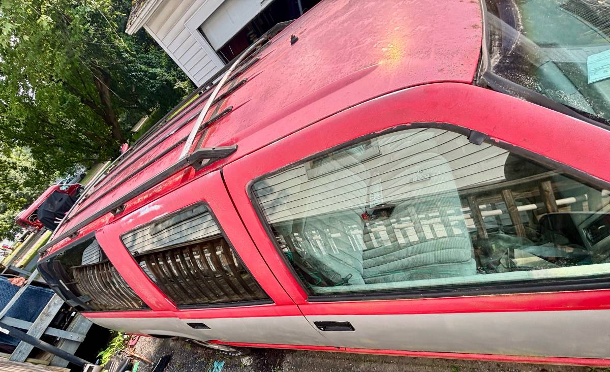 Chevy-suburban-1500-4x4-1993-red-2