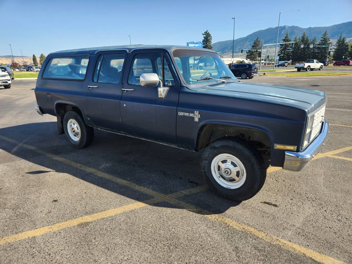 Chevy-suburban-1983-blue