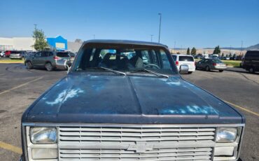 Chevy-suburban-1983-blue-2