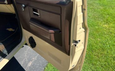 Chevy-truck-1982-custom-12