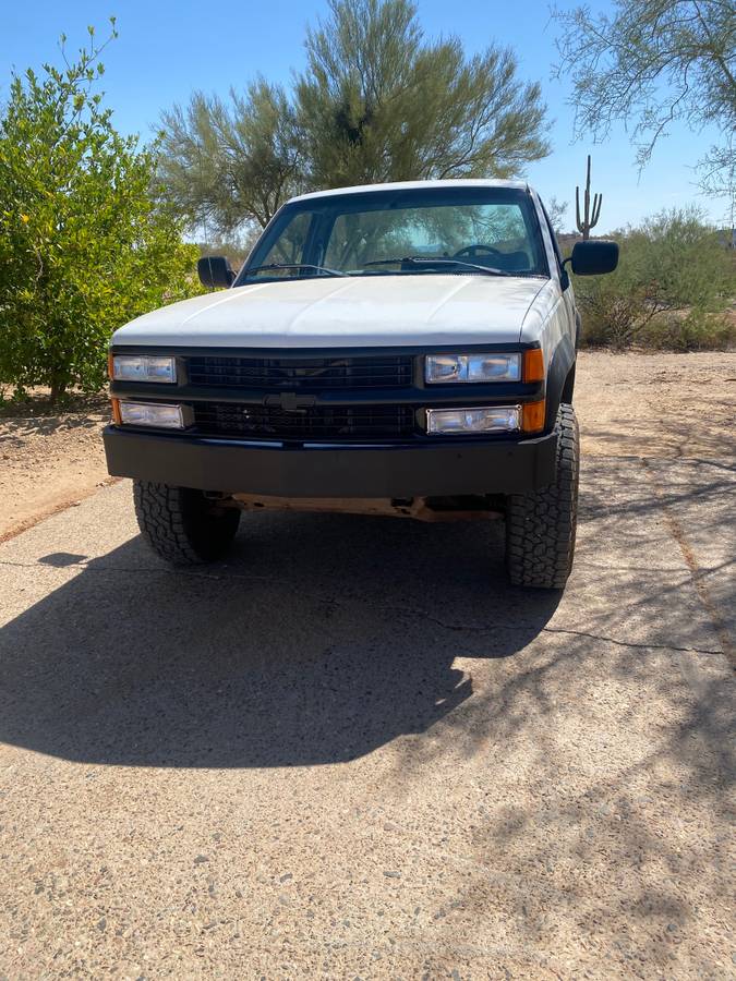Chevy-truck-1989-white-2