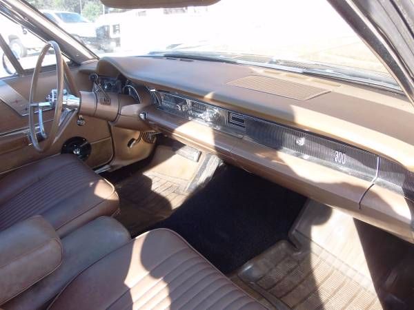Chrysler-300-1966-Dark-Green-12