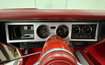 Chrysler-300-1979-Spinnaker-White-Canyon-Red-11