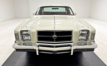 Chrysler-300-1979-Spinnaker-White-Canyon-Red-16