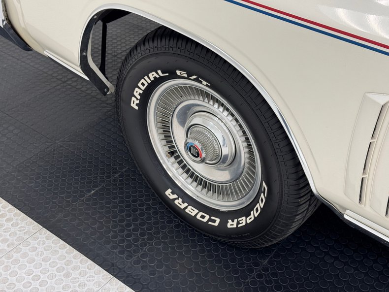 Chrysler-300-1979-Spinnaker-White-Canyon-Red-19