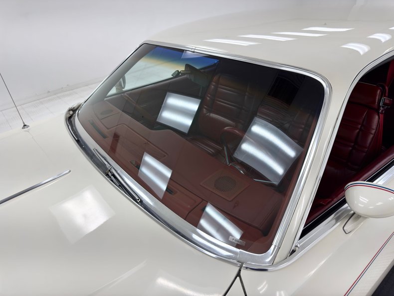 Chrysler-300-1979-Spinnaker-White-Canyon-Red-20