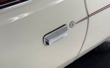 Chrysler-300-1979-Spinnaker-White-Canyon-Red-22