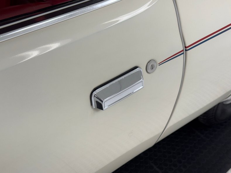 Chrysler-300-1979-Spinnaker-White-Canyon-Red-22
