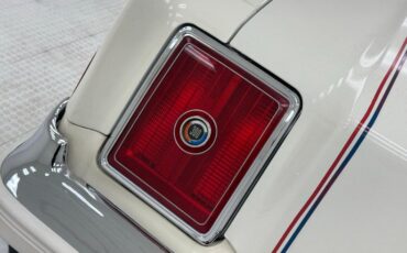 Chrysler-300-1979-Spinnaker-White-Canyon-Red-25