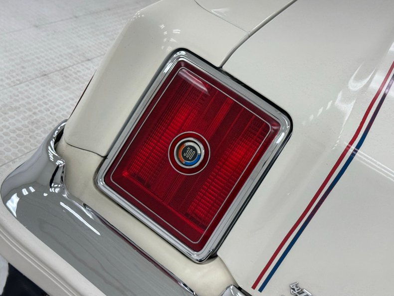 Chrysler-300-1979-Spinnaker-White-Canyon-Red-25