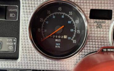 Chrysler-300-1979-Spinnaker-White-Canyon-Red-3