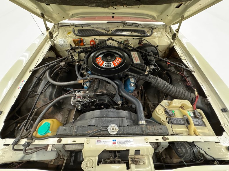 Chrysler-300-1979-Spinnaker-White-Canyon-Red-33