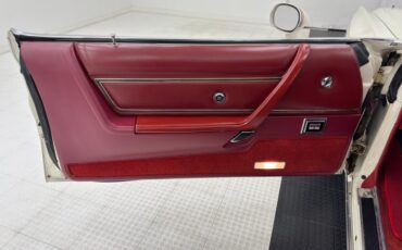 Chrysler-300-1979-Spinnaker-White-Canyon-Red-39