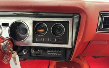 Chrysler-300-1979-Spinnaker-White-Canyon-Red-4