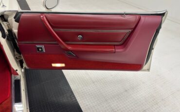 Chrysler-300-1979-Spinnaker-White-Canyon-Red-41