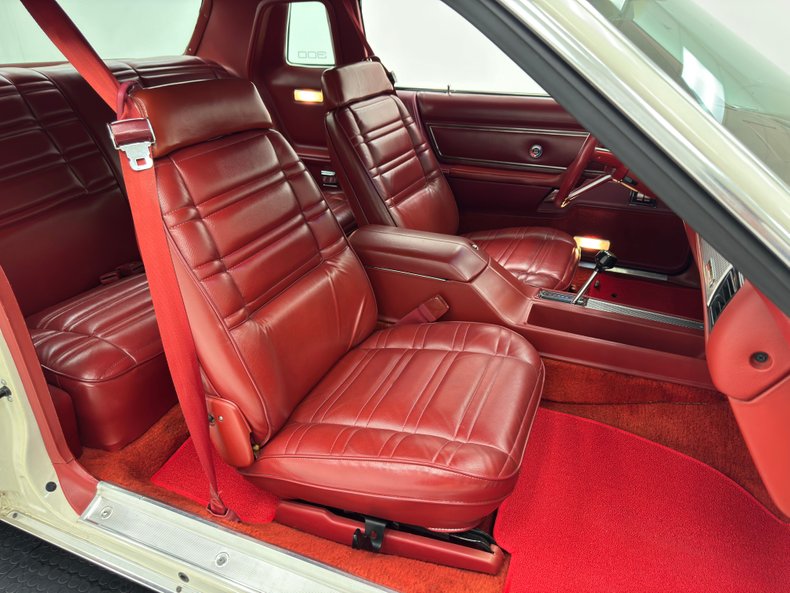 Chrysler-300-1979-Spinnaker-White-Canyon-Red-45