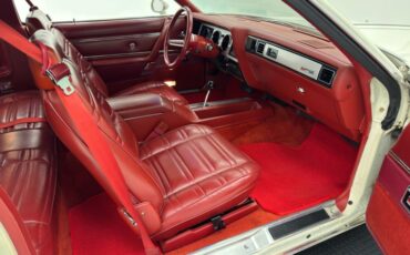 Chrysler-300-1979-Spinnaker-White-Canyon-Red-46
