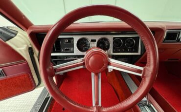 Chrysler-300-1979-Spinnaker-White-Canyon-Red-48