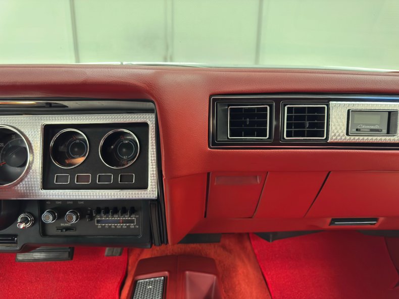 Chrysler-300-1979-Spinnaker-White-Canyon-Red-5