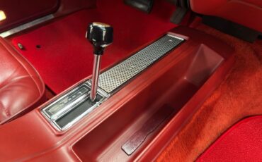 Chrysler-300-1979-Spinnaker-White-Canyon-Red-7