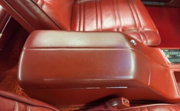 Chrysler-300-1979-Spinnaker-White-Canyon-Red-8