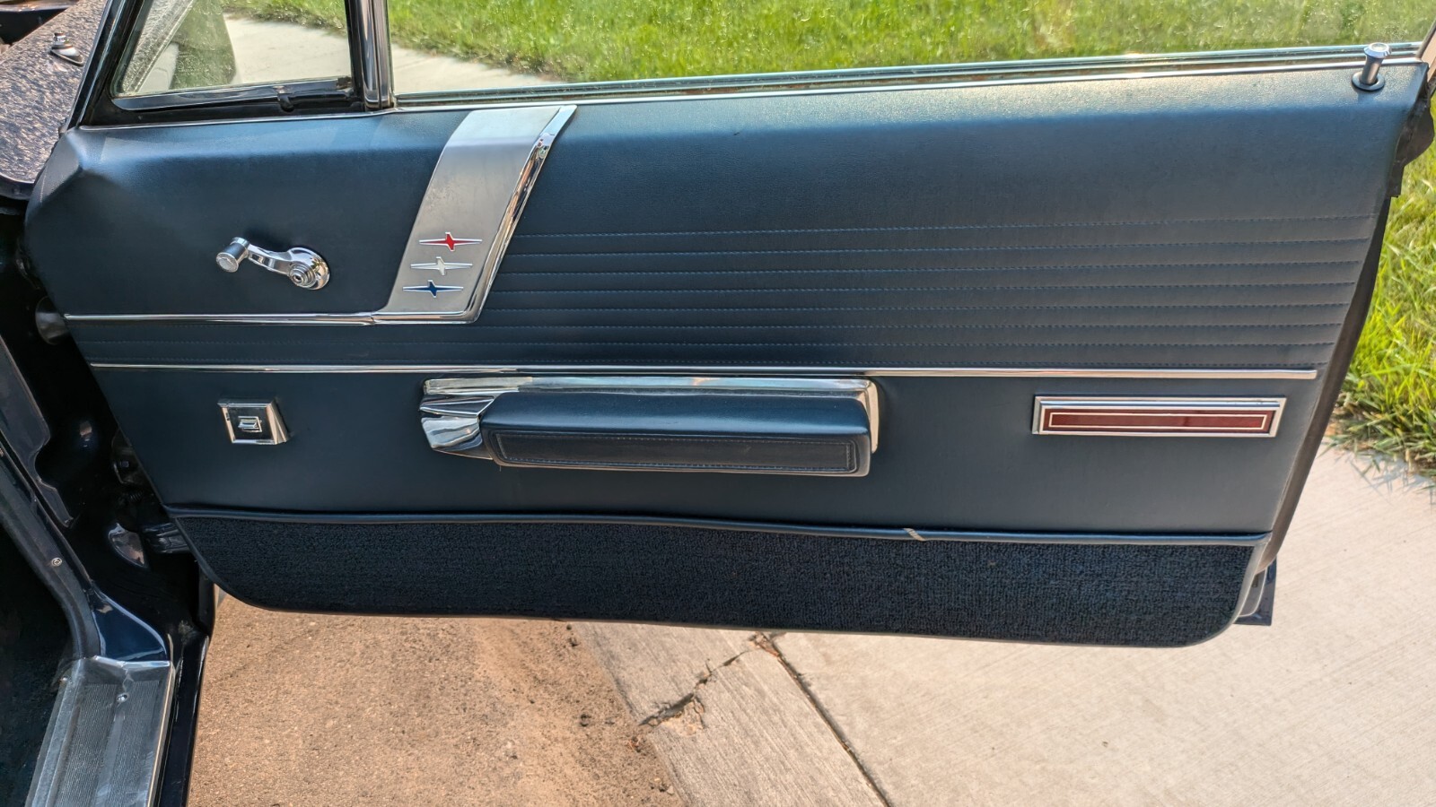 Chrysler-300-Series-1966-Coupe-17