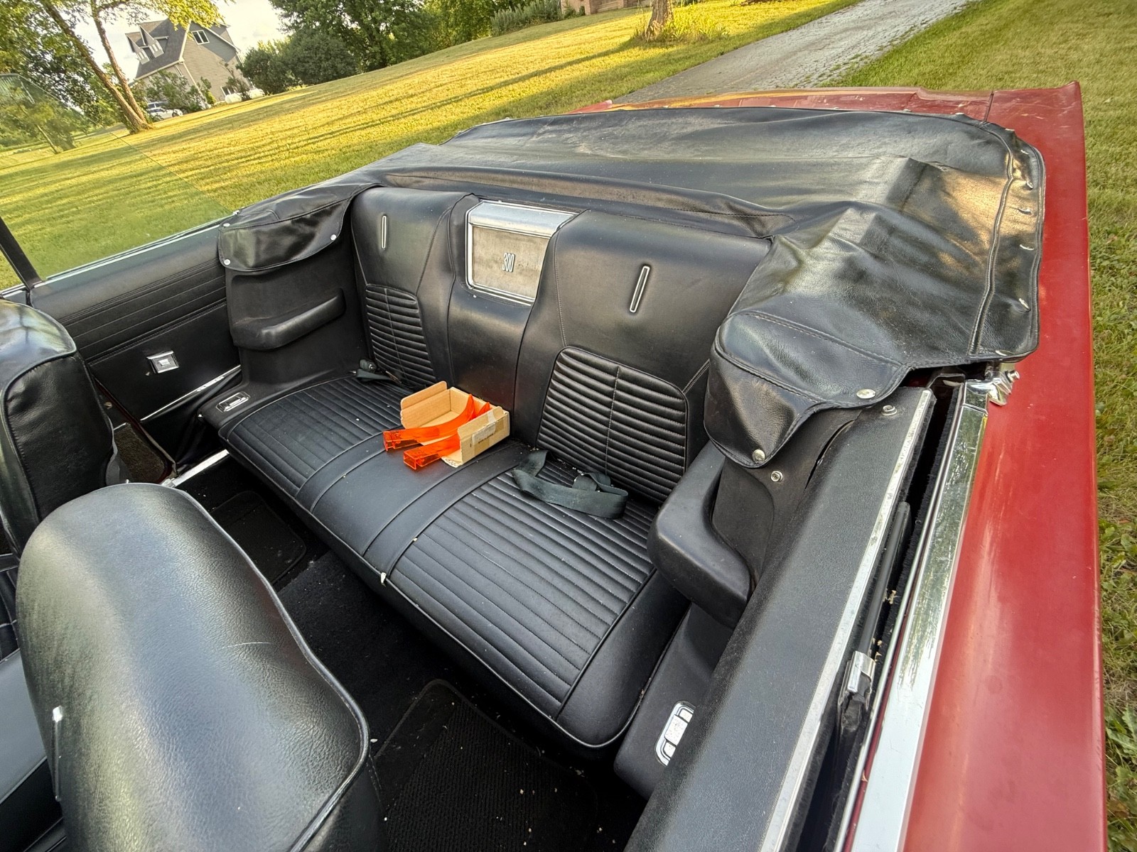 Chrysler-300-Series-1968-Convertible-23