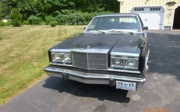 Chrysler-5th-avenue-1988-red-2