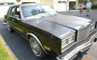 Chrysler-5th-avenue-1988-red