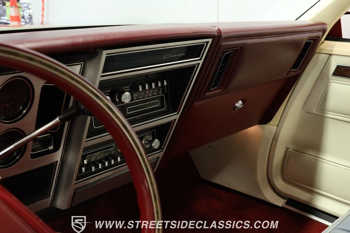 Chrysler-Cordoba-1981-Coupe-39