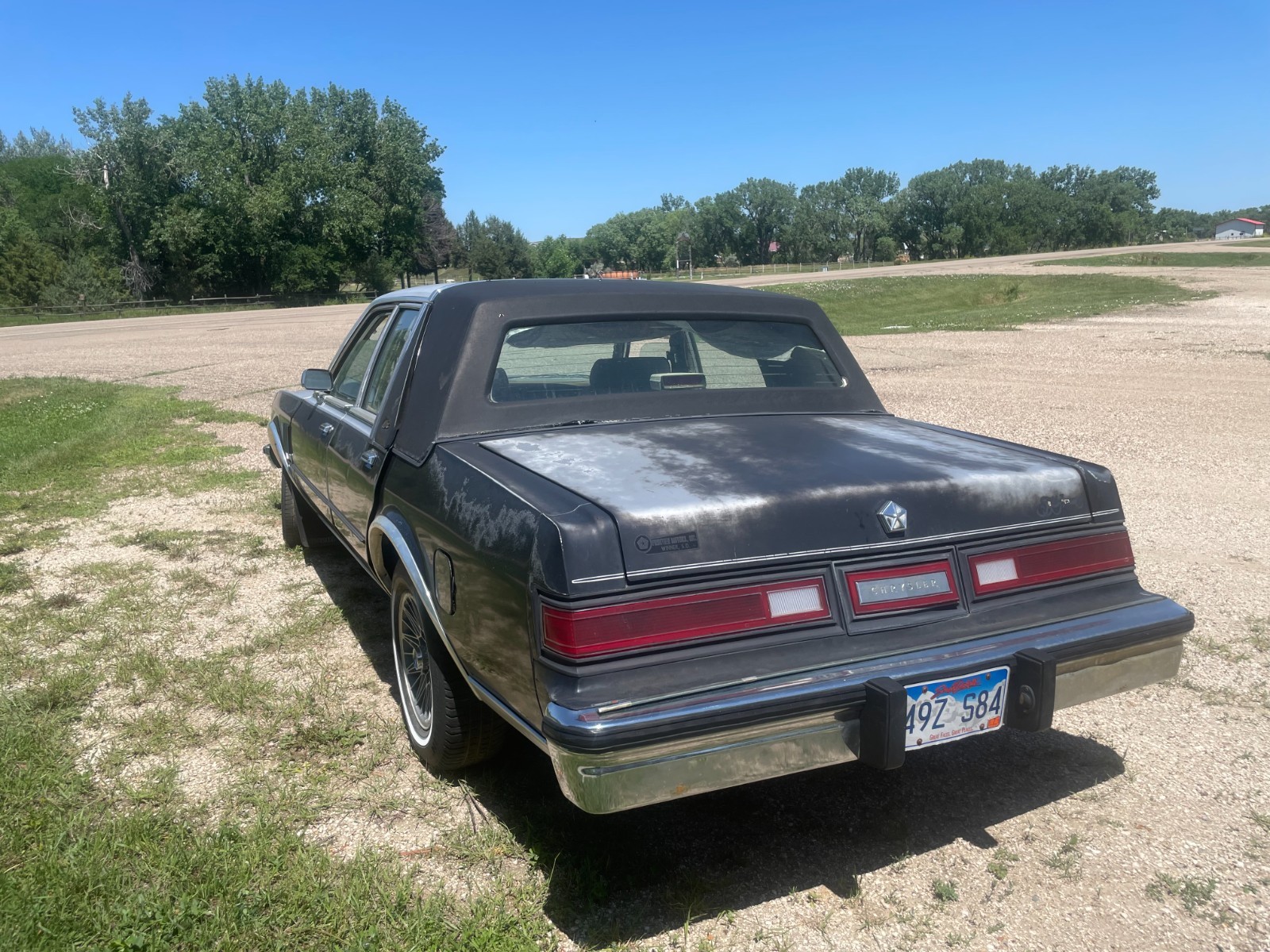 Chrysler-Fifth-Avenue-1986-Sedan-1
