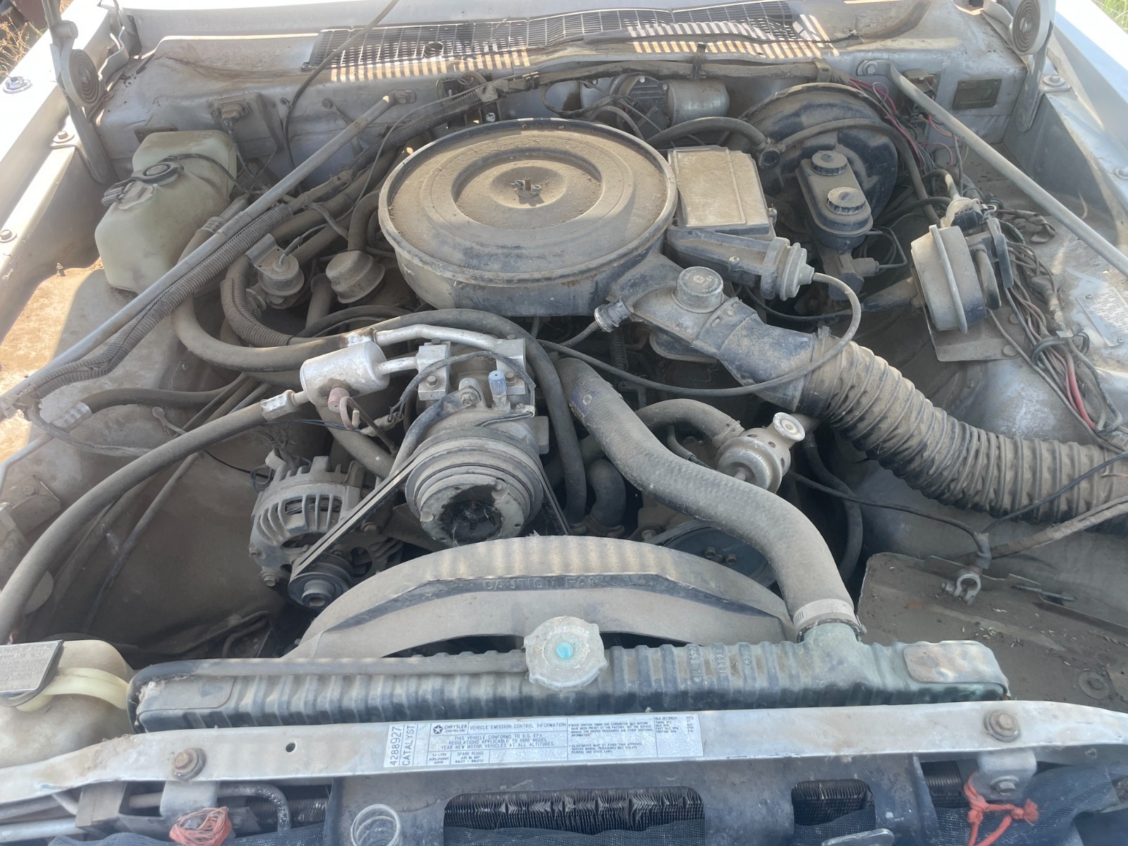 Chrysler-Fifth-Avenue-1986-Sedan-2