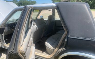 Chrysler-Fifth-Avenue-1986-Sedan-3