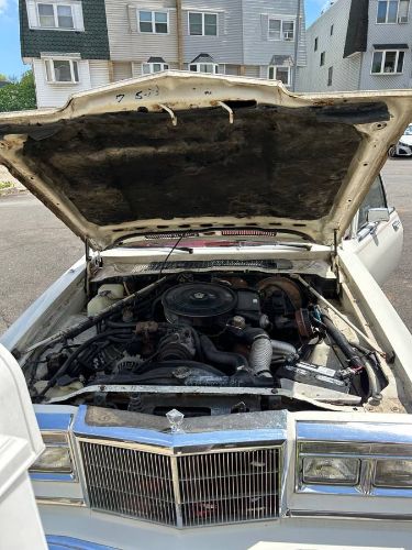 Chrysler-Fifth-avenue-1983-White-1