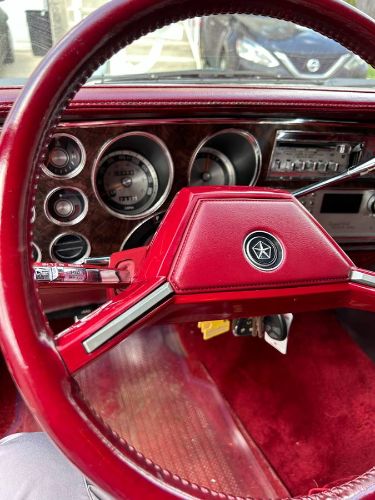 Chrysler-Fifth-avenue-1983-White-3