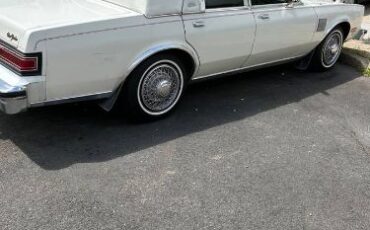 Chrysler-Fifth-avenue-1983-White-4