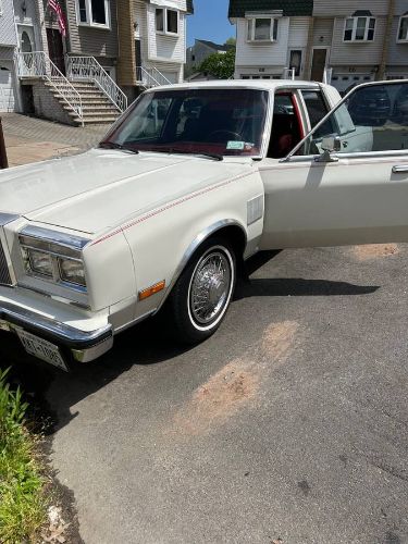Chrysler-Fifth-avenue-1983-White-6