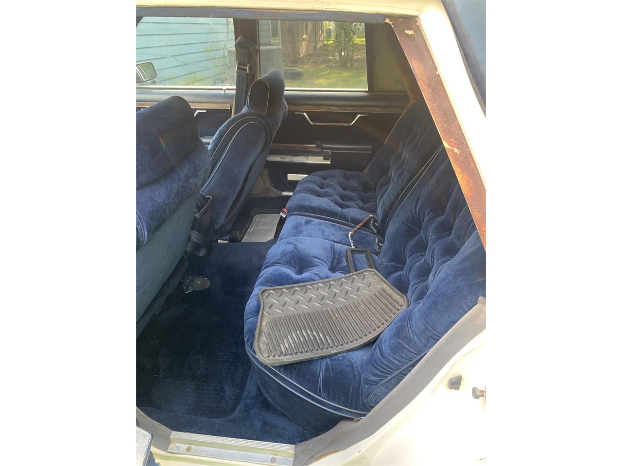 Chrysler-Fifth-avenue-1987-White-Blue-4